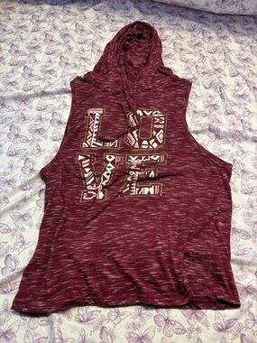 🍄Maroon Sleeveless Hooded Tank with LOVE Graphic